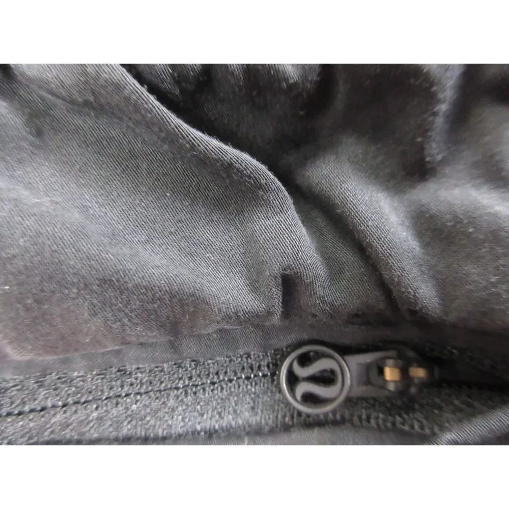 Lululemon Shorts Womens 4 Black Athletic Running Gym Drawstring Logo 26x12‎